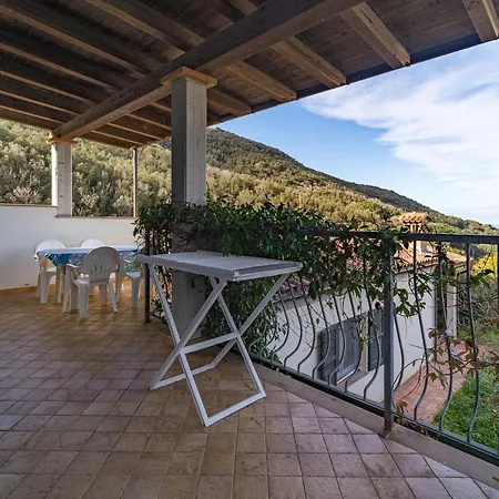 Apartment Nisportino *